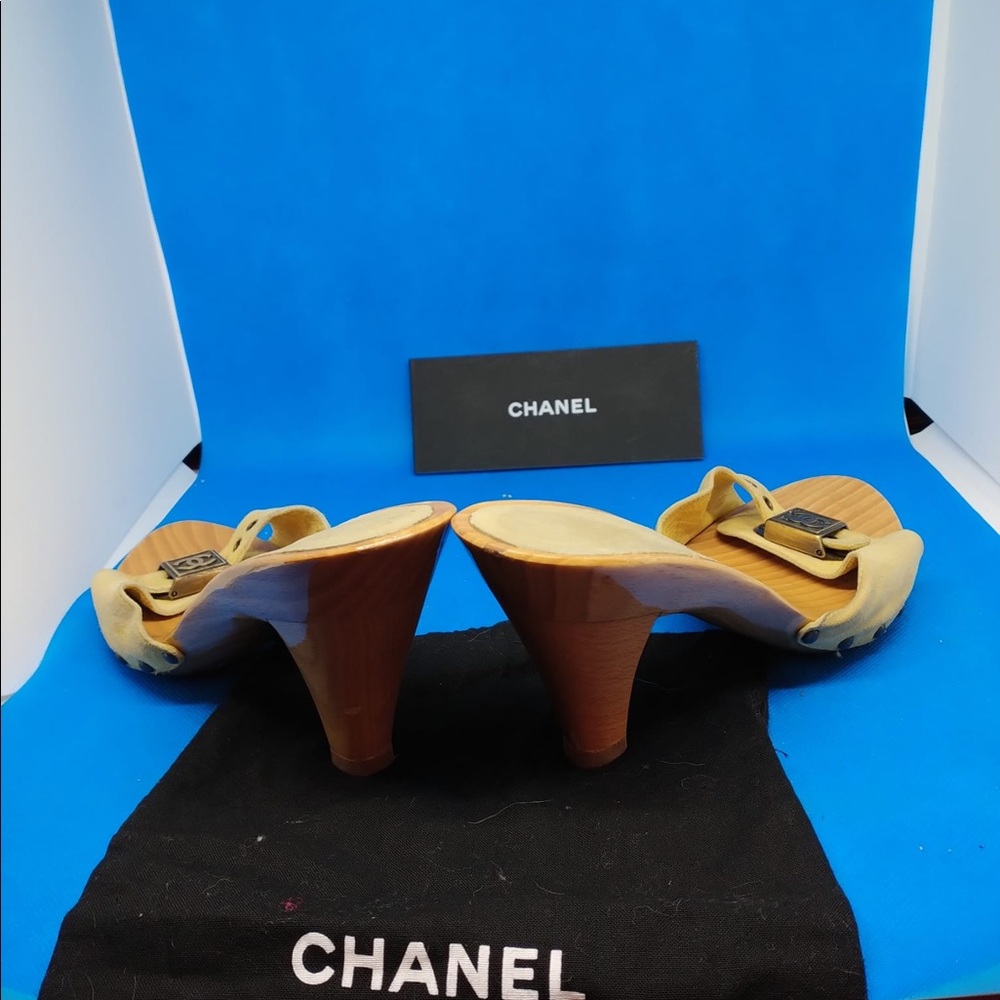 CHANEL MUSTARD YELLOW MULES SUEDE LEATHER ADJ STRAP METAL‎ LOGO SZ 37 - Picture 3 of 5
